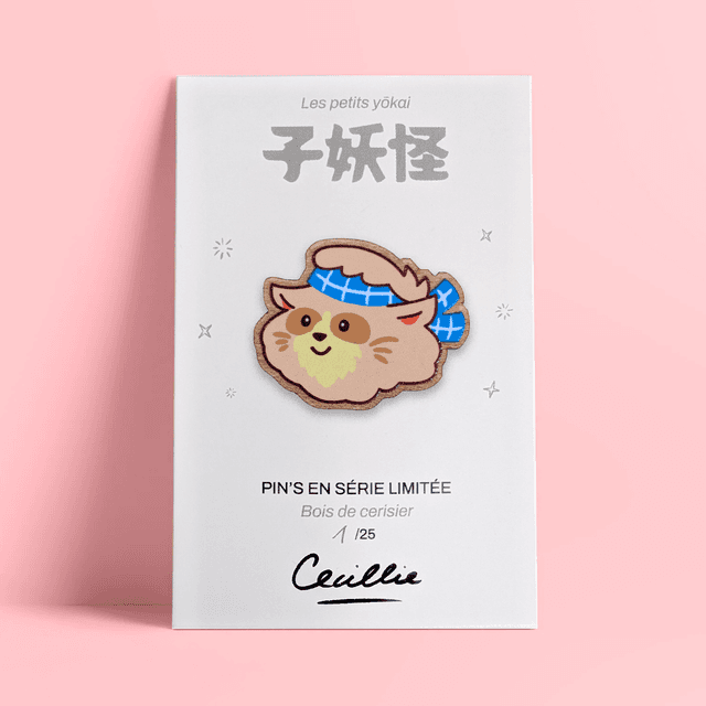 Pin&#039;s en bois Tanuki